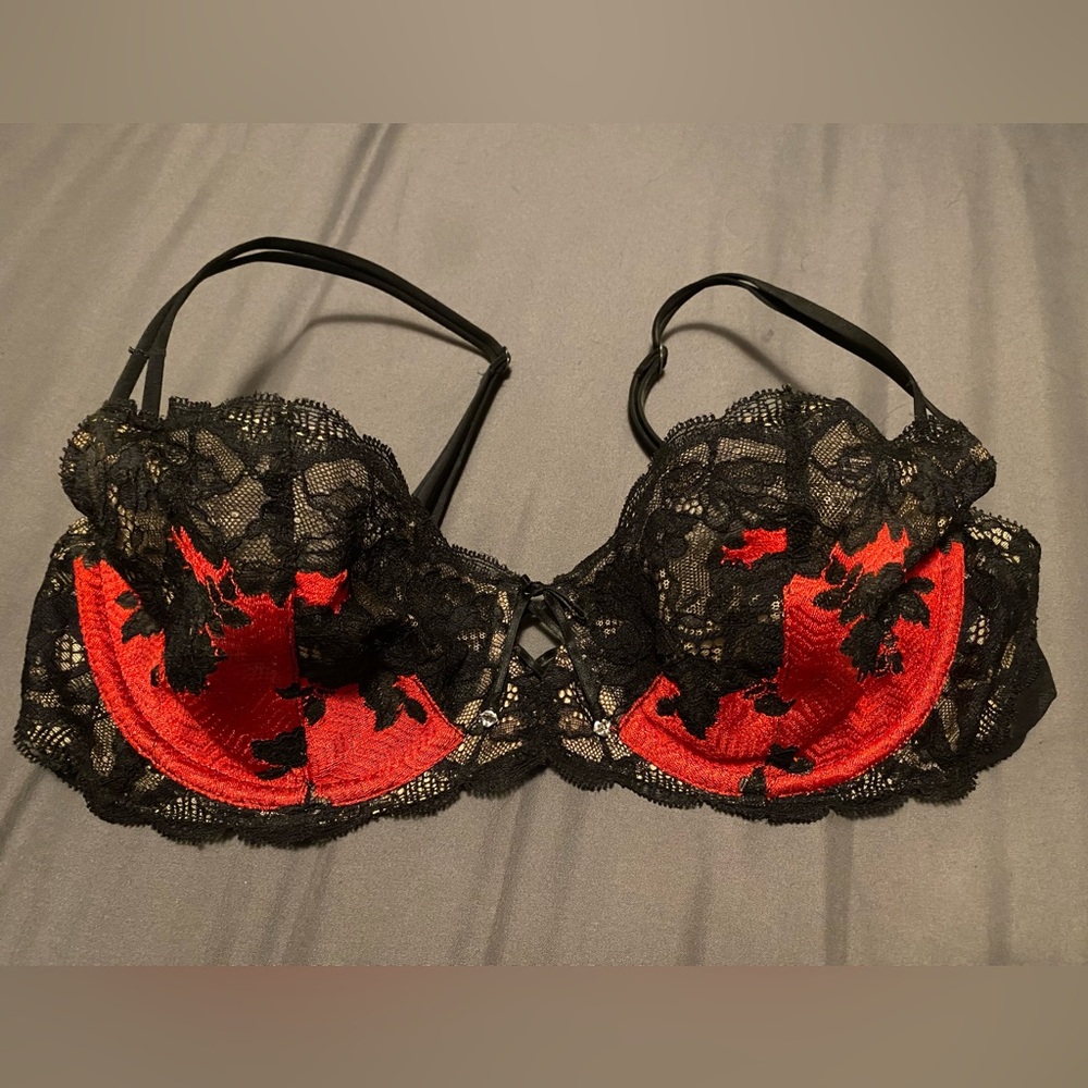 Victoria secret bra 36C